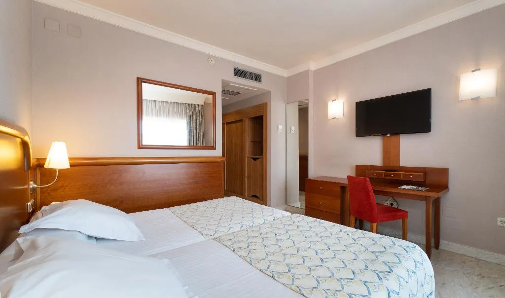 DOUBLE SINGLE USE MOUNTAIN VIEW Room, MS Amaragua, Costa Del Sol