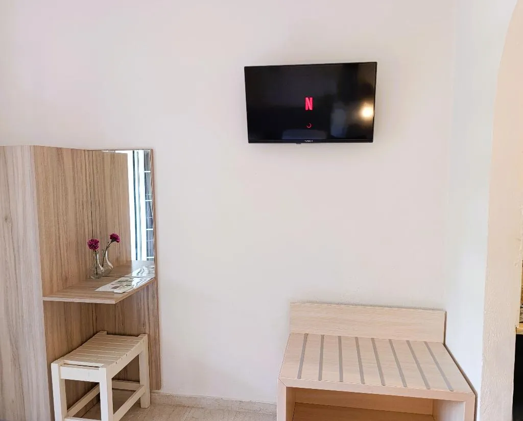 STUDIO CAPACITY 2 ONE BEDROOM Room, Evergreen Kavos, Corfu