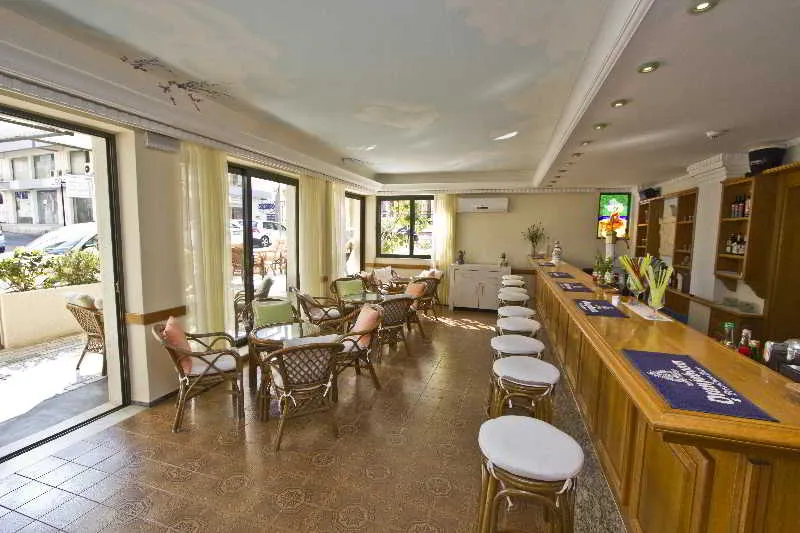 Bar, Nafsika, Rhodes