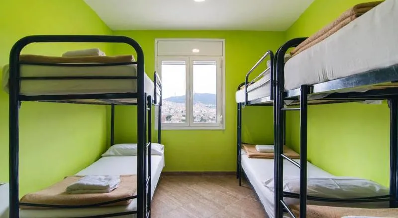 FAMILY ROOM WITH SHARED BATHROOM Room, Mellow Youth Hostel, Barcelona