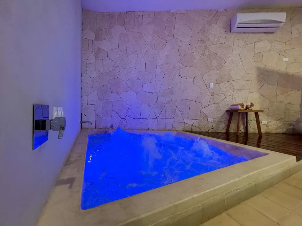 DOUBLE DELUXE ONE BED Room, Frater Yucatan Hotel, Cancun Area