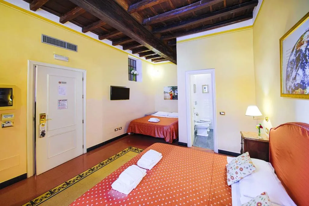 QUADRUPLE STANDARD Room, Casa de' Fiori Biscione, Rome