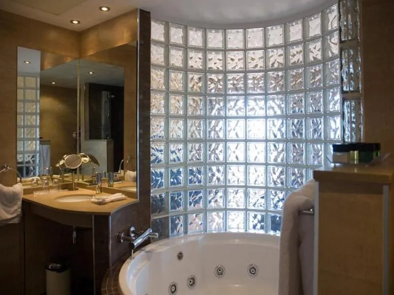 Room, Samba, Costa Brava
