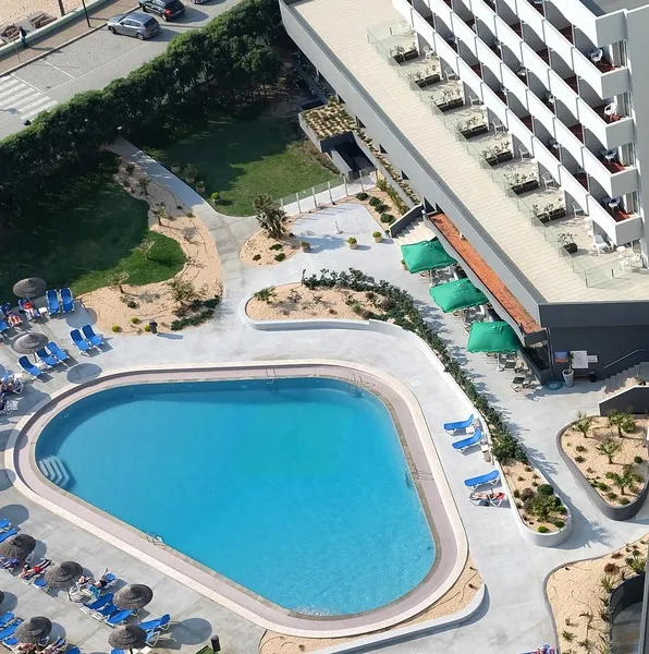 Terrace, Axis Vermar Conference & Beach Hotel, Porto