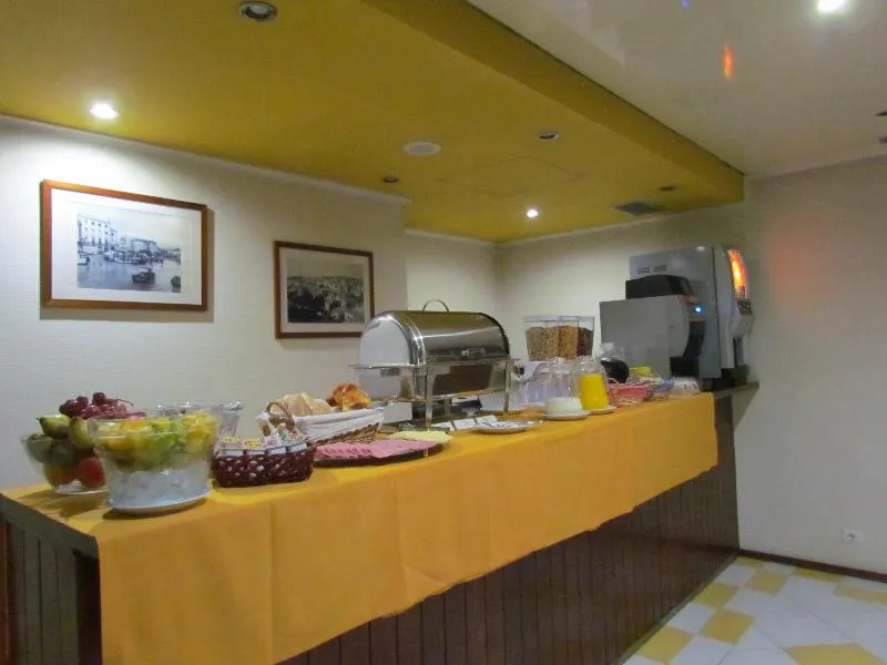 Restaurant, A.S. São João da Madeira, Porto