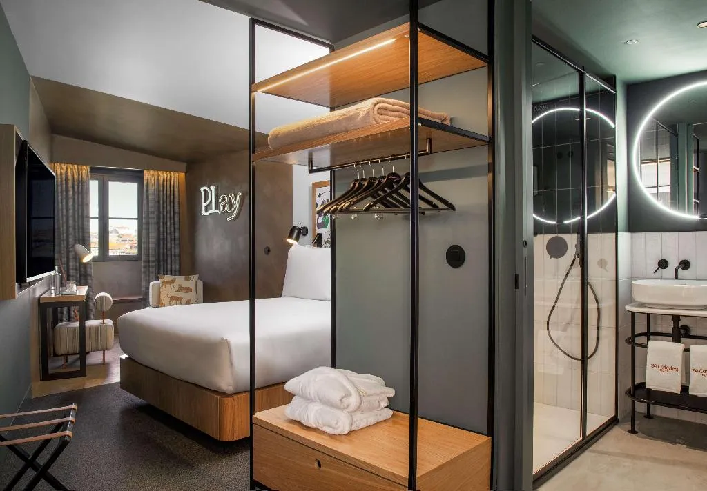 Room, Se Catedral Hotel Porto, Tapestry Collection by Hi, Porto