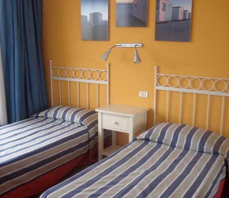 Room, Miriam, Gran Canaria