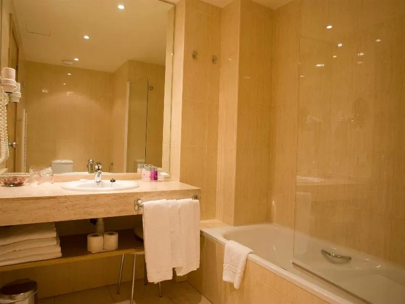 Double or Twin CAPACITY 2 Room, Hotel Spa Acevi Val d'Aran, Costa Brava