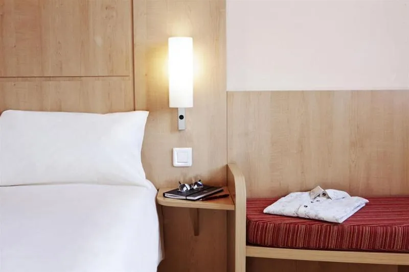 General view, Ibis Styles Madrid Centro Maravillas, Madrid