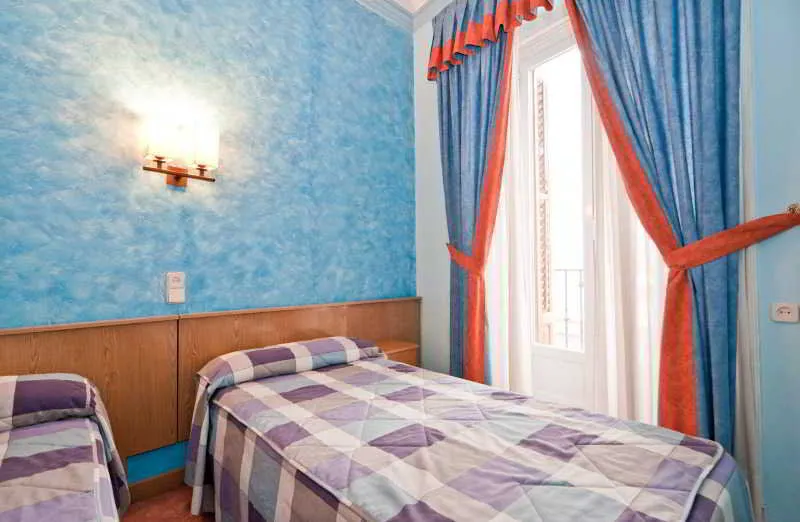Room, Oporto, Madrid