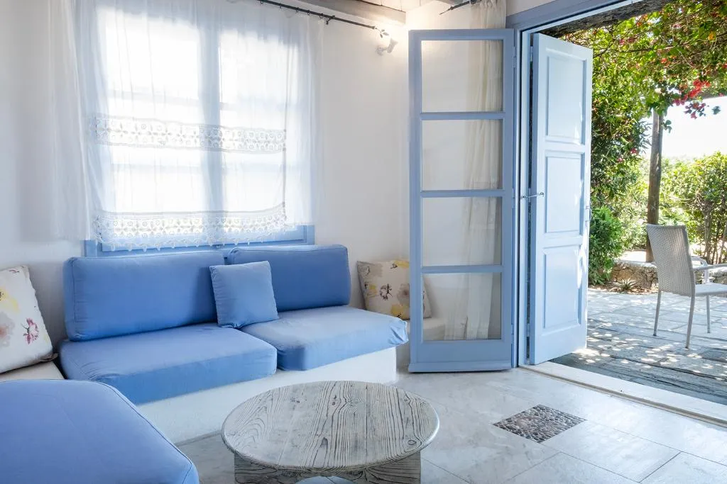 JUNIOR SUITE GARDEN VIEW Room, Nama Villas, Mykonos