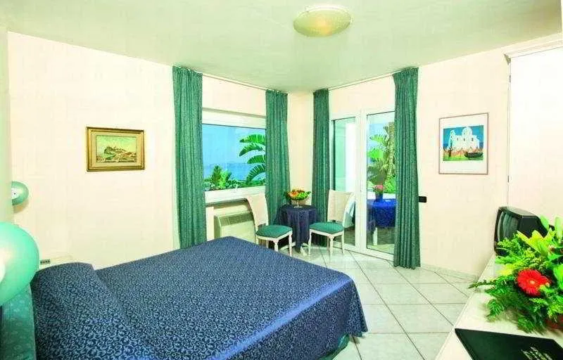 JUNIOR SUITE SEA VIEW WITH TERRACE Room, Hotel Le Querce Terme & Spa, Naples