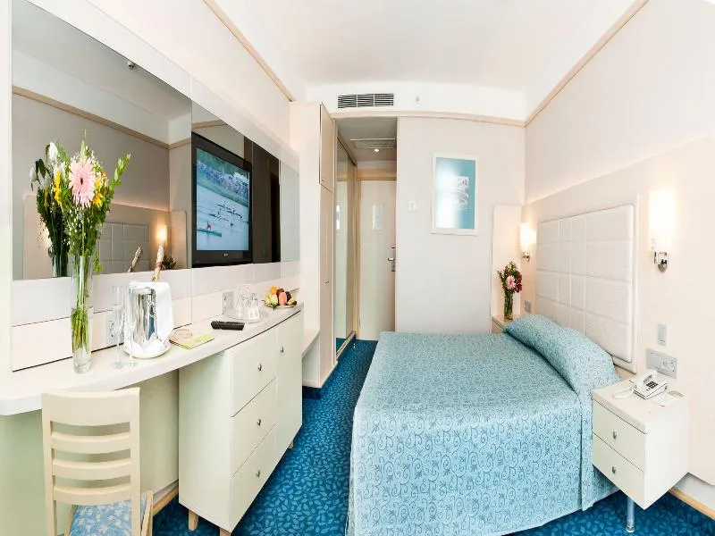 DOUBLE SINGLE USE STANDARD Room, Vonresort Golden Coast, Antalya