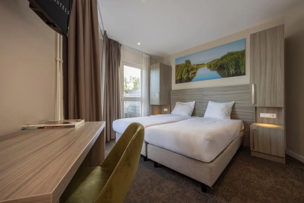 DOUBLE WITH TERRACE Room, Fletcher Hotel-Restaurant Spaarnwoude, Amsterdam