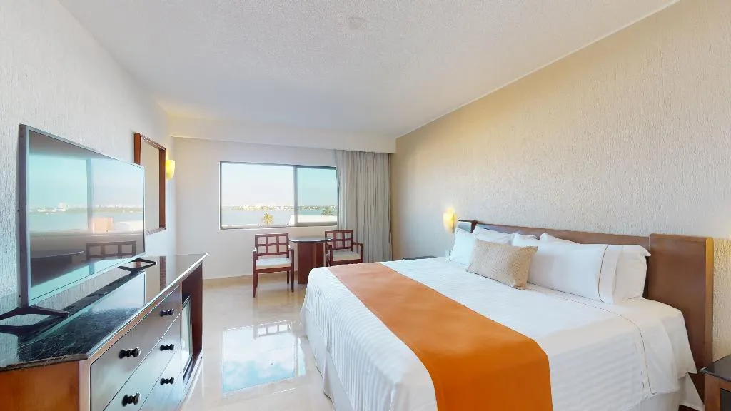 SINGLE SUPERIOR LAGOON VIEW Room, Flamingo Cancun All Inclusive, Cancun Area