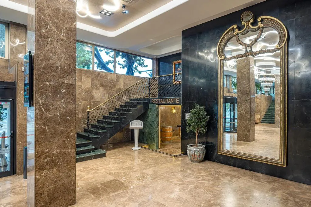 Lobby, Santos Agumar Atocha, Madrid
