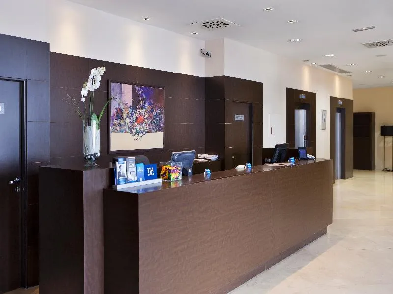 Lobby, NH Parla, Madrid