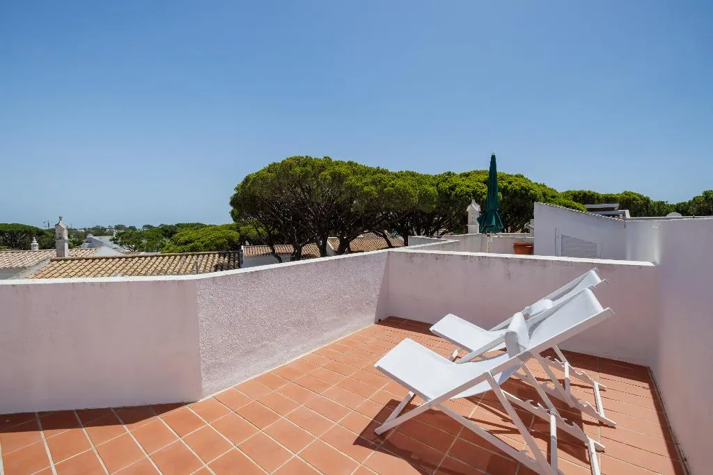 TOWNHOME THREE BEDROOMS TWO BATHROOMS Room, Vale Do Lobo Resort, Algarve
