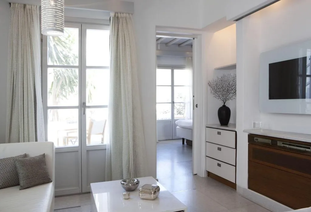 JUNIOR SUITE WITH VIEWS Room, Belvedere hotel, Mykonos