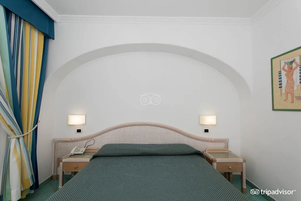 QUADRUPLE STANDARD Room, Terme Floridiana, Naples