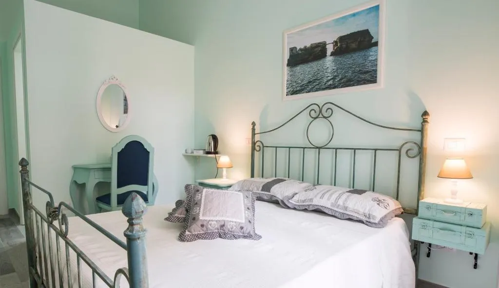DOUBLE WITH BALCONY Room, Dimora Partenopea, Naples