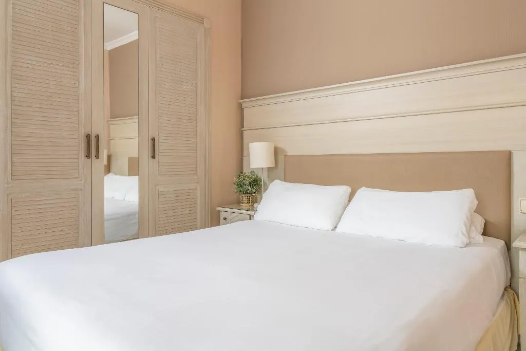 APARTMENT STANDARD Room, Iberostar Waves Málaga Playa, Costa Del Sol