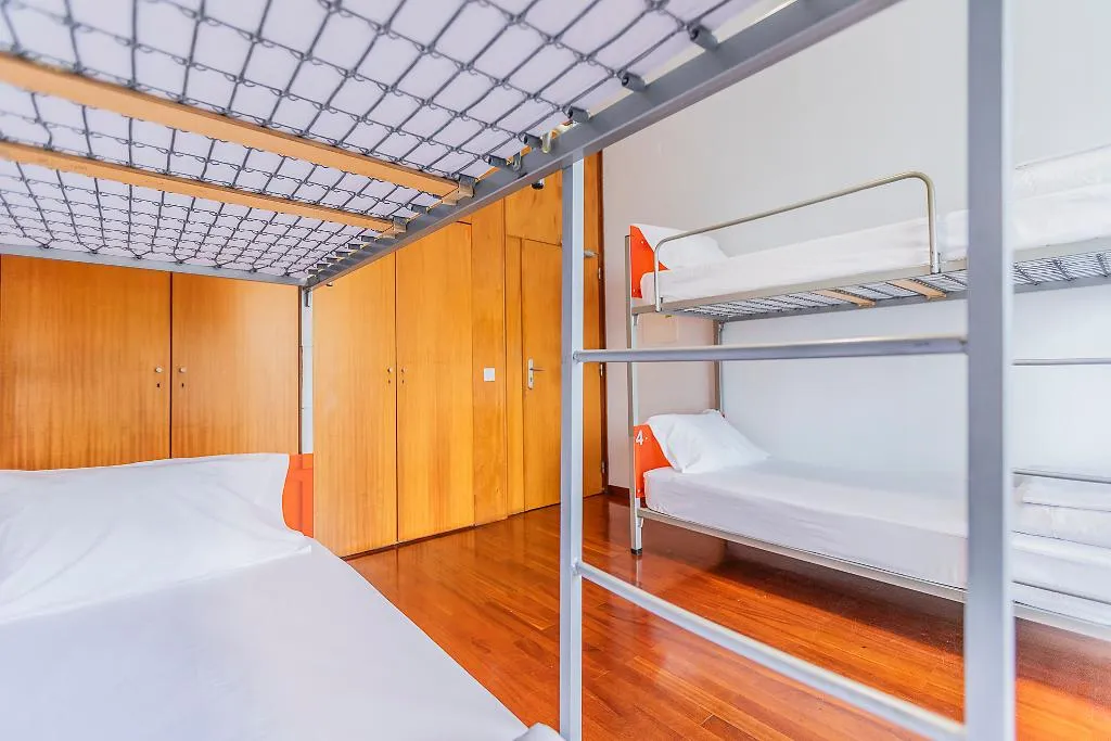 Bed in dormitory CAPACITY 4 Room, HI Porto - Youth Hostel, Porto