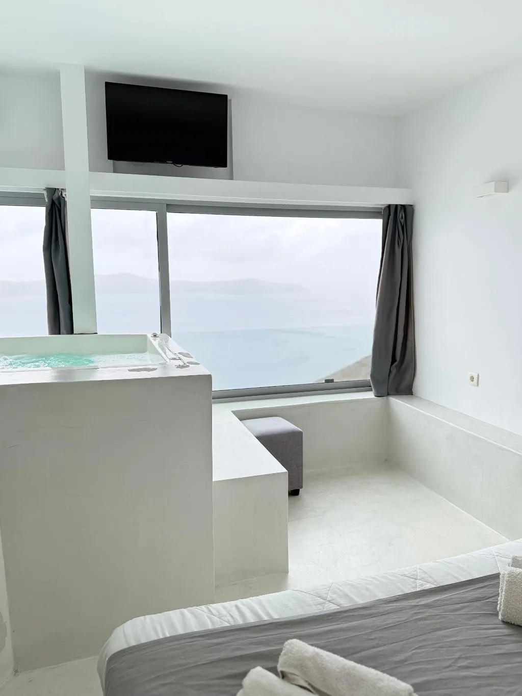 DOUBLE DELUXE Room, Caldera's Bliss Suites, Santorini