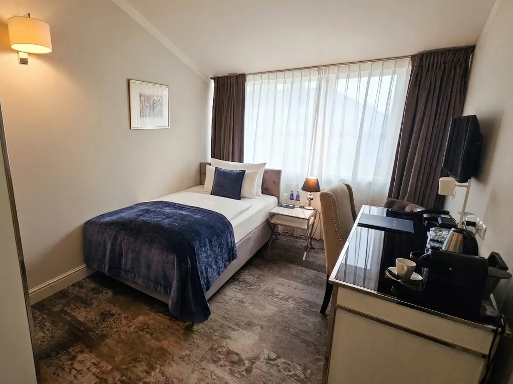 SINGLE STANDARD Room, Wyndham Grand Krakow Old Town, Krakow