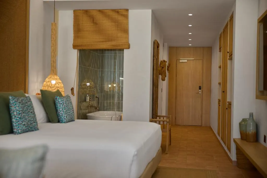 JUNIOR SUITE WITH PRIVATE POOL Room, Cala San Miguel Ibiza Res, Curio Colllec by Hilton, Ibiza