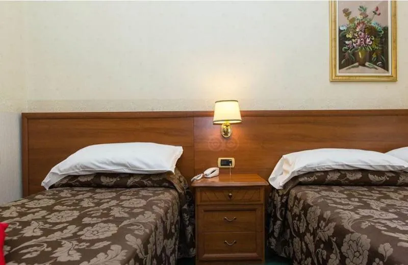 QUADRUPLE STANDARD Room, Astoria Garden, Rome
