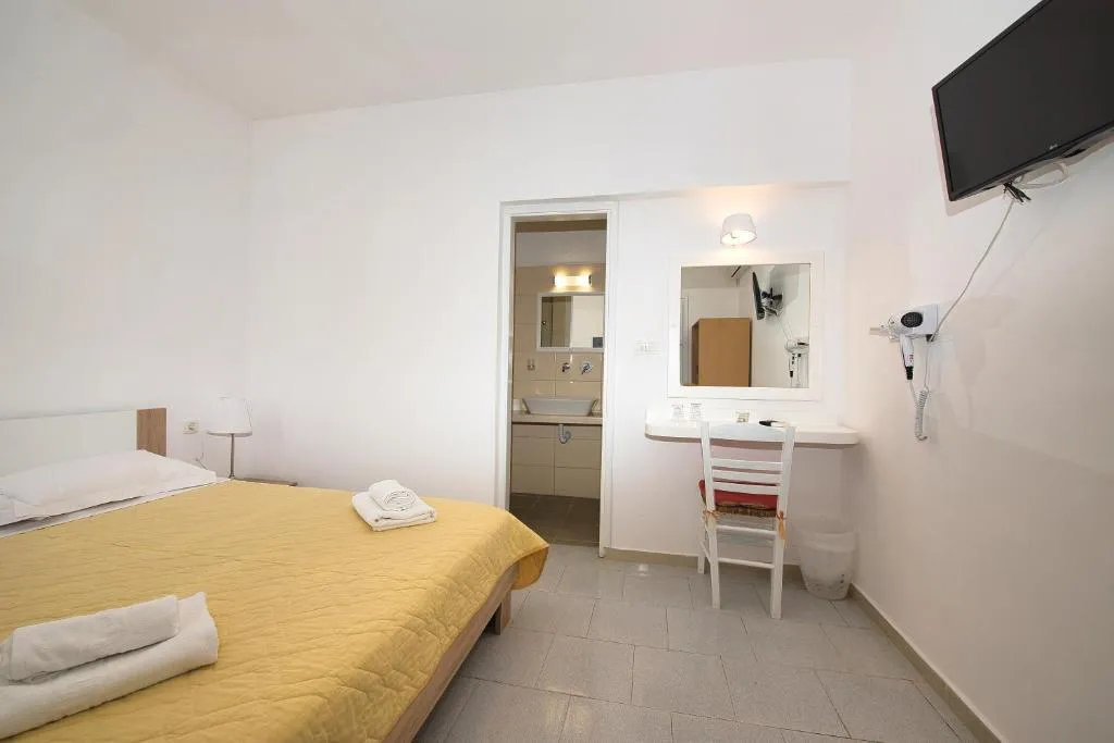 Double or Twin POOL VIEW Room, Caldera View Resort-Adults only, Santorini