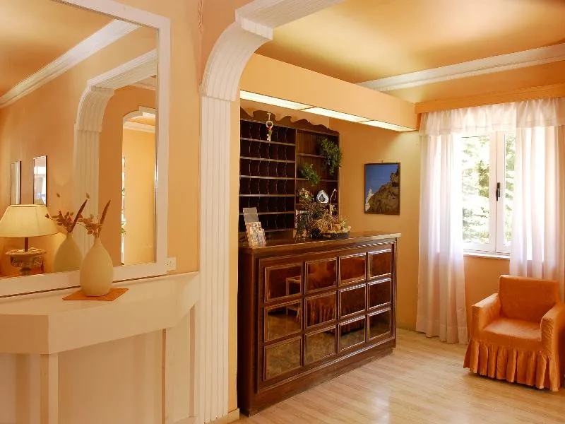 Lobby, Kassiopi Oasis Hotel, Corfu