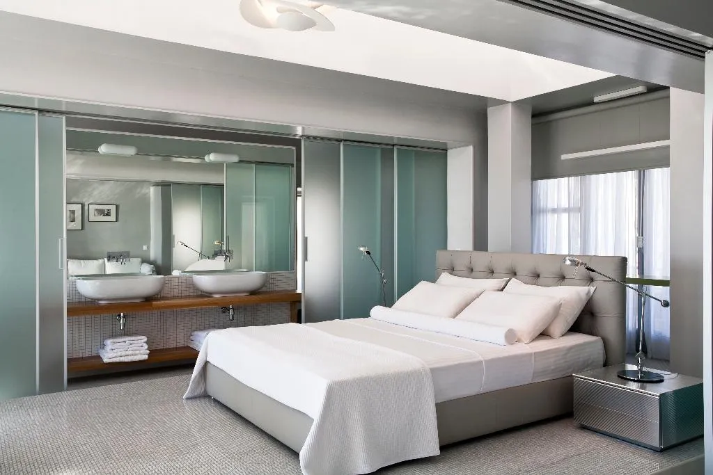SUITE CAPACITY 2 Room, Majestic, Santorini