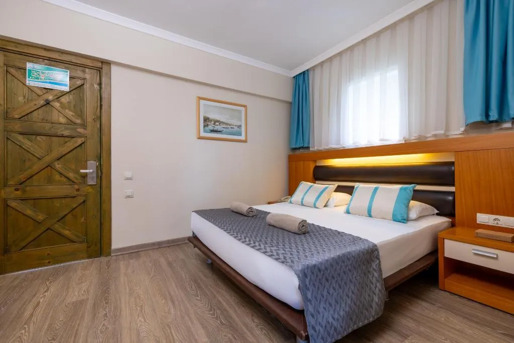 Room, Crystal Flora Pearl Collection, Antalya