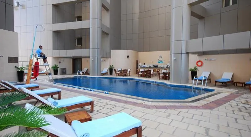 Pool, Grand Millennium Dubai, Dubai