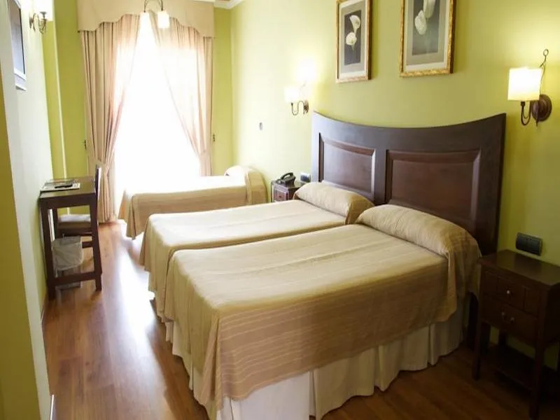 TRIPLE STANDARD Room, Los Dolmenes, Andalucia