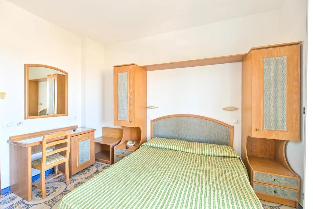 Room, Tramonto d'Oro Terme, Naples