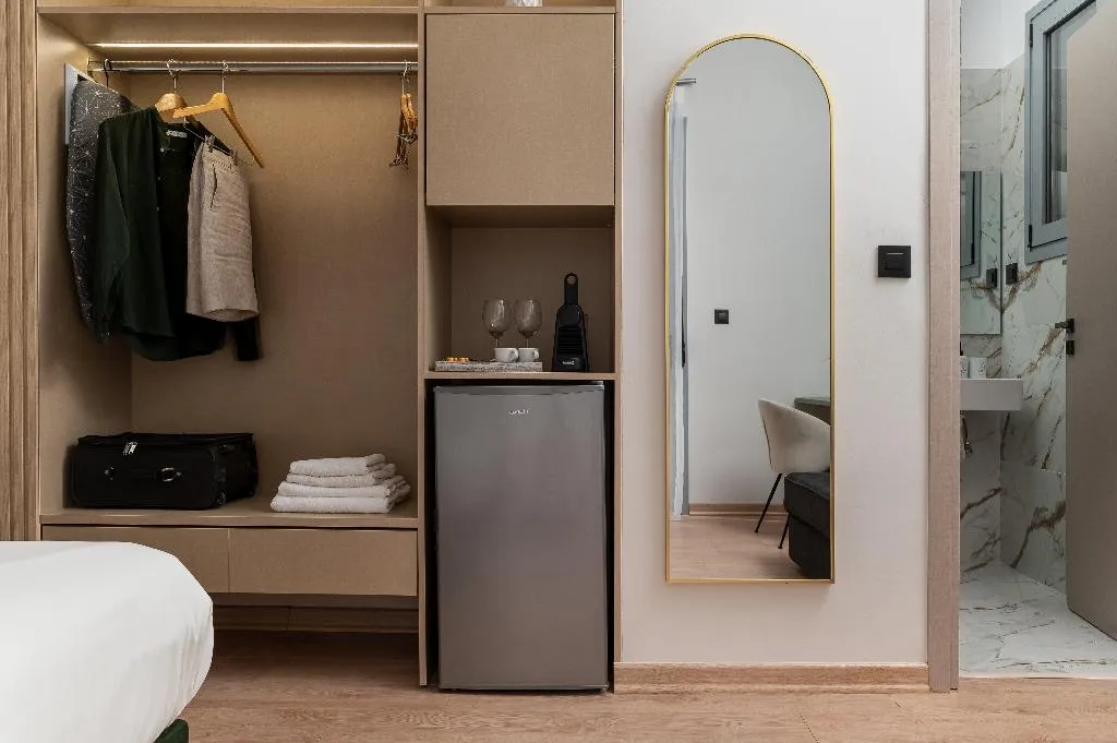 TRIPLE DELUXE Room, Phalerus Suites, Athens