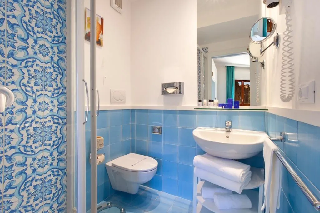 Double or Twin ECONOMY Room, Hotel Regina Sorrento, Naples