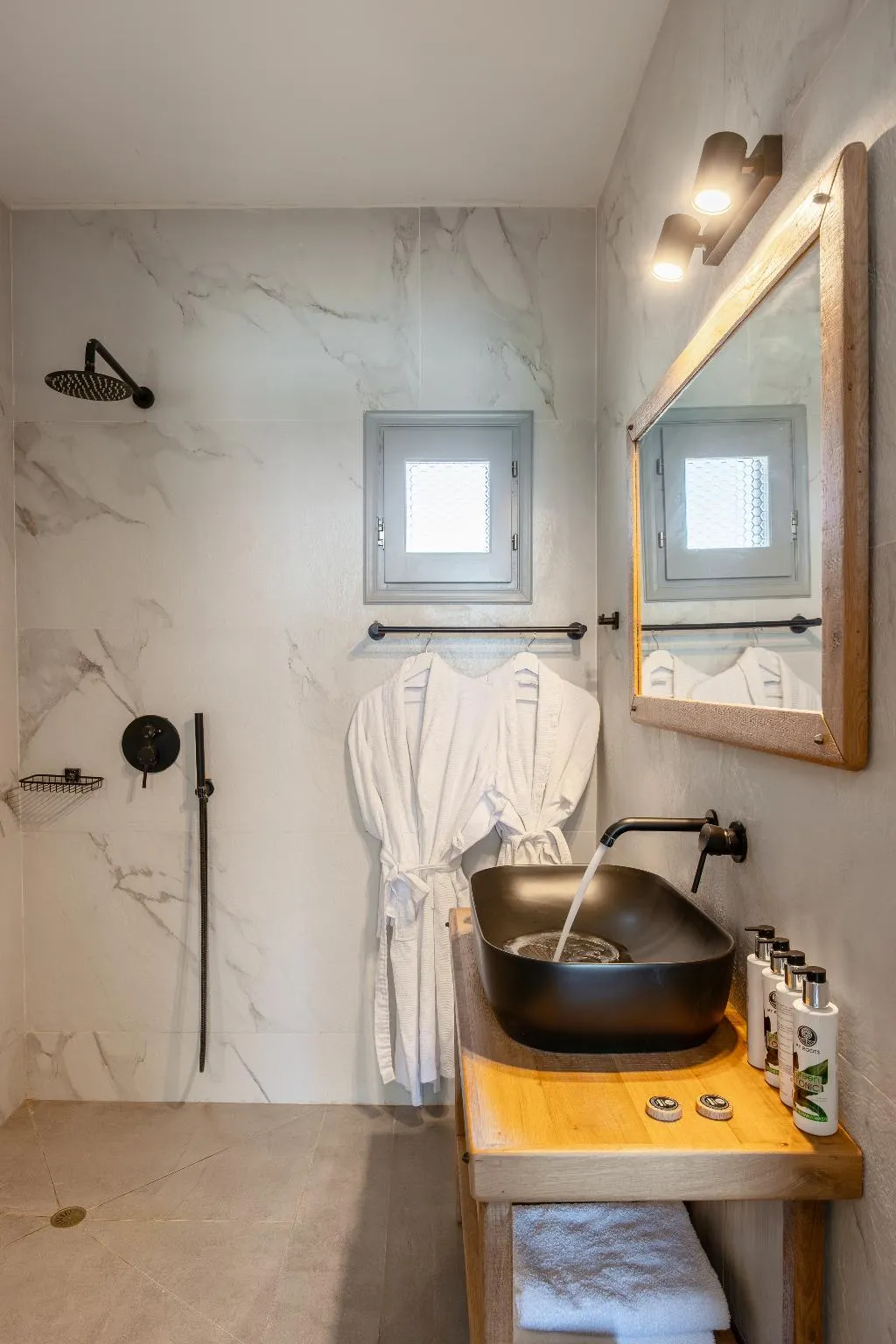 APARTMENT TWO BEDROOMS WITH PRIVATE POOL Room, Thermes Luxury Villas by Mr and Mrs White, Santorini
