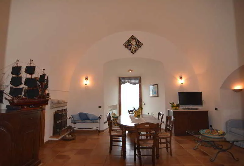 Lobby, Torre Di Cesare, Naples
