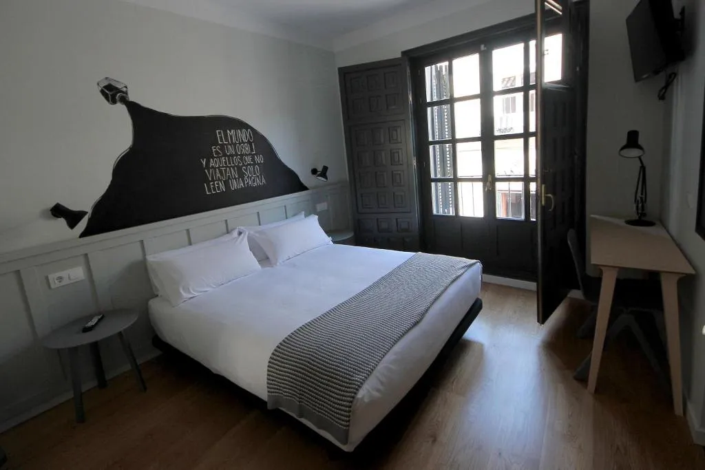 DOUBLE STANDARD Room, Complutum Hostel, Madrid