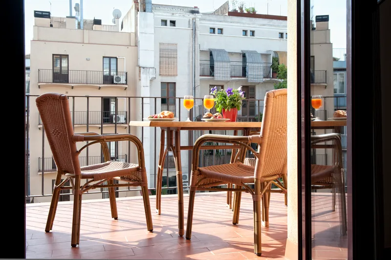 APARTMENT CAPACITY 4 TWO BEDROOMS Room, MH Apartments Liceo, Barcelona