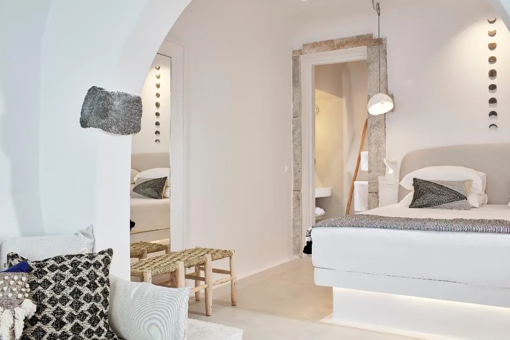 DOUBLE SUPERIOR Room, Cosmopolitan Suites, Santorini