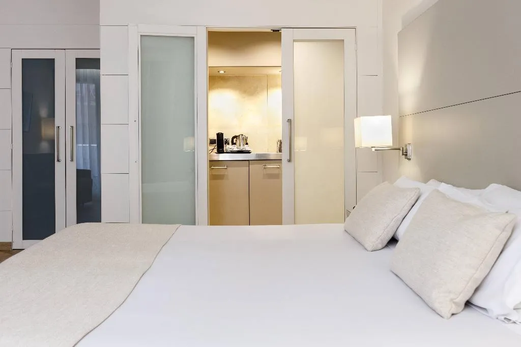 Room, Aparthotel Mariano Cubi, Barcelona