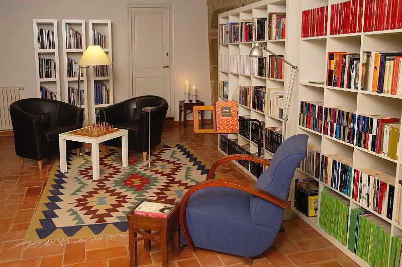 Lobby, La Plaça Madremanya, Costa Brava