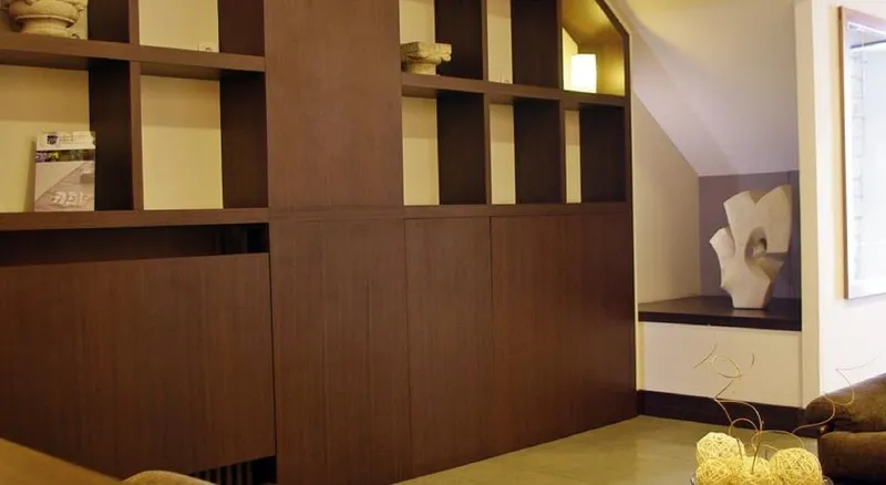 Lobby, Peninsular, Costa Brava