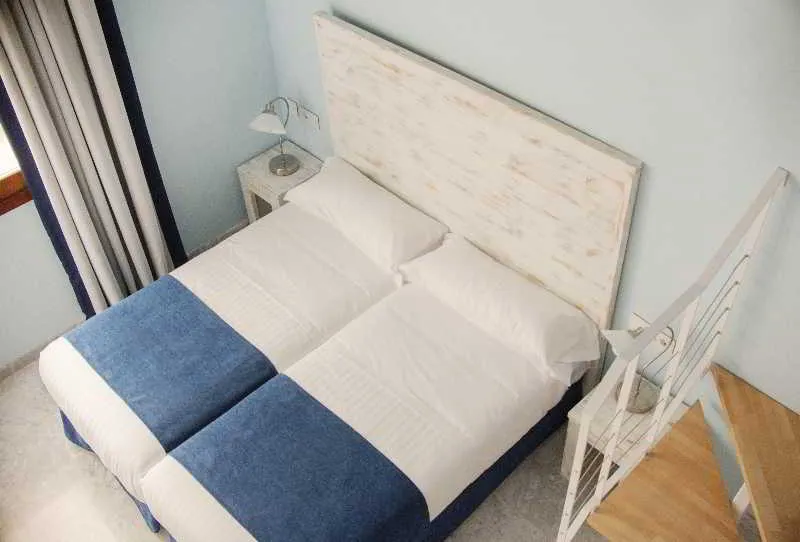 Room, Ad Hoc Carmen, Valencia