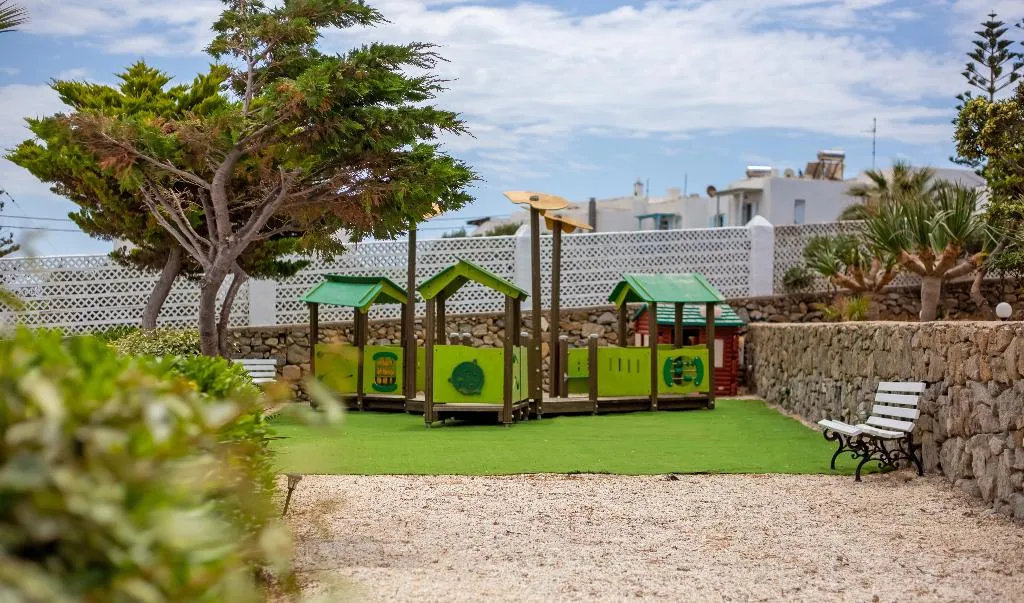 Sports and Entertainment, Yiannaki, Mykonos